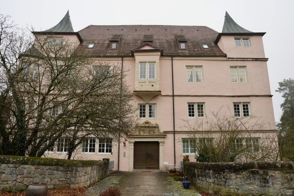 Charmante 4,5-Zimmer-Wohnung im Wasserschloss mit Turmzimmer